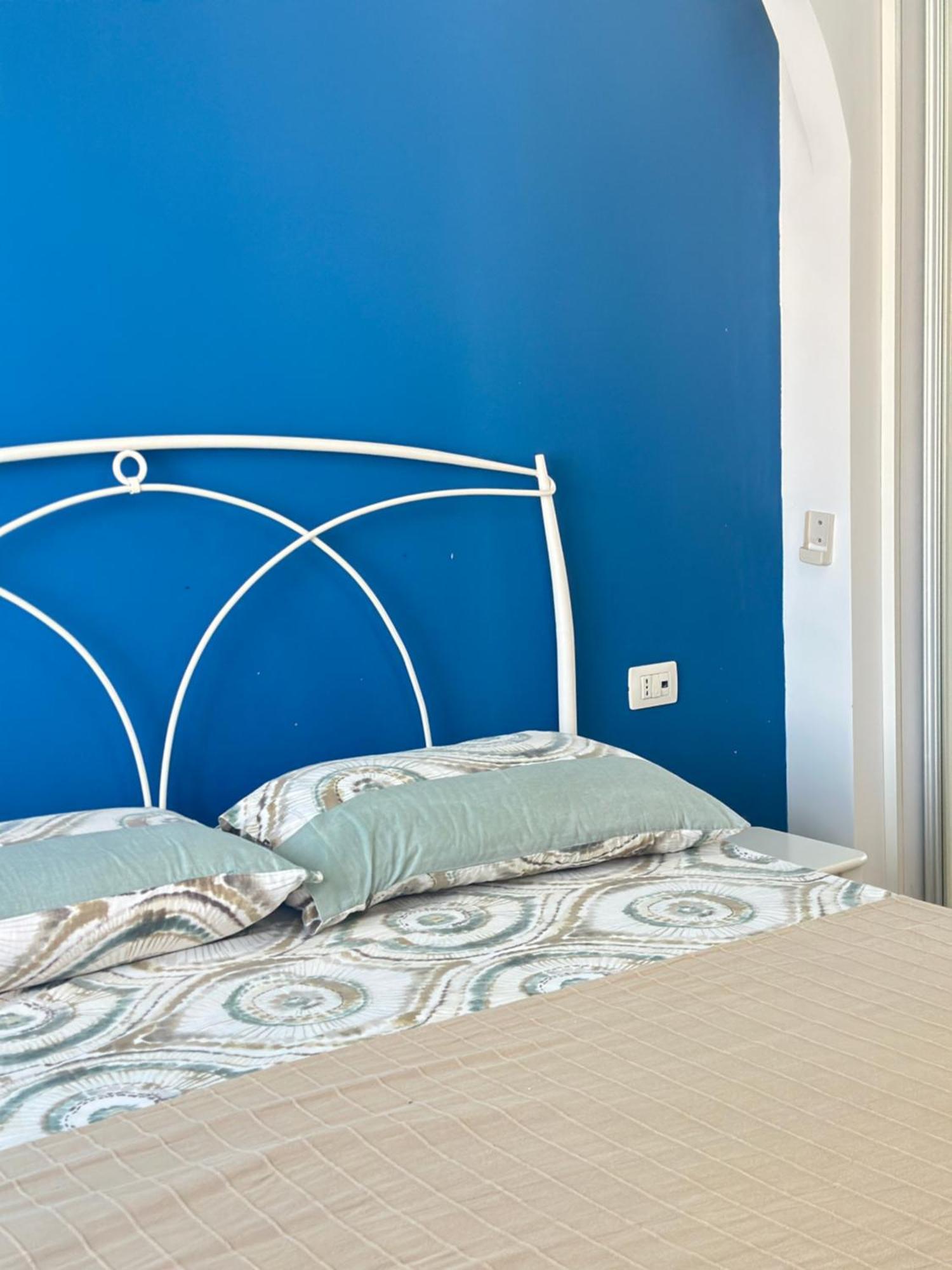 Design Sea View Apartment ซารานเดอ ภายนอก รูปภาพ