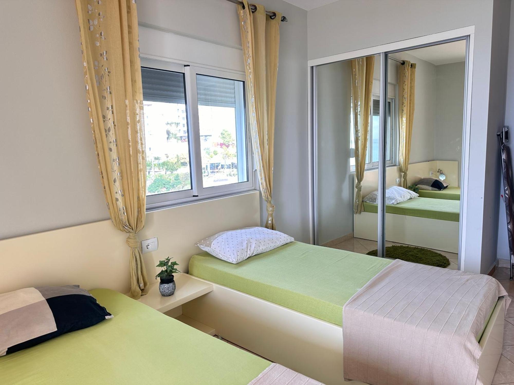 Design Sea View Apartment ซารานเดอ ภายนอก รูปภาพ